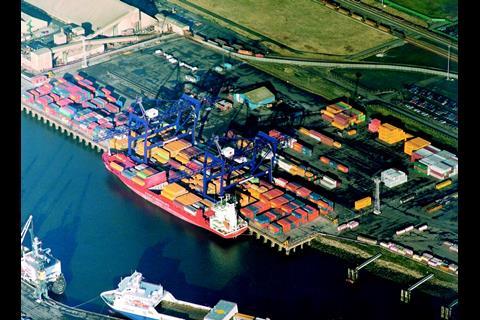 Felixstowe: hi-cube boxes able to reach the Midlands by rail